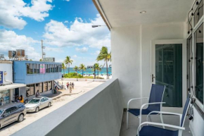 The Purple Pelican Beachfront with Ocean Balcony Unit 4